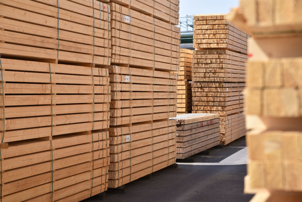 Lieferengpässe – Rekordhoch für Baumaterialpreise. Warum die Preise für Baumaterialien in den Himmel steigen